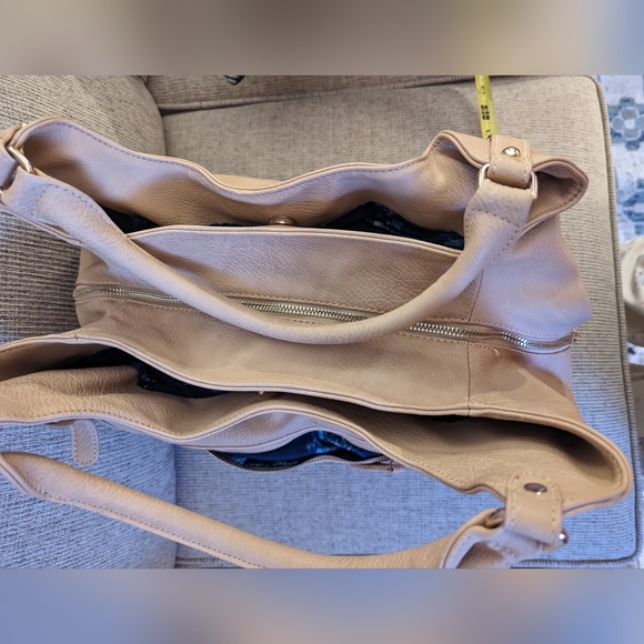 Moda Luxe Handbag - Picture 9 of 12